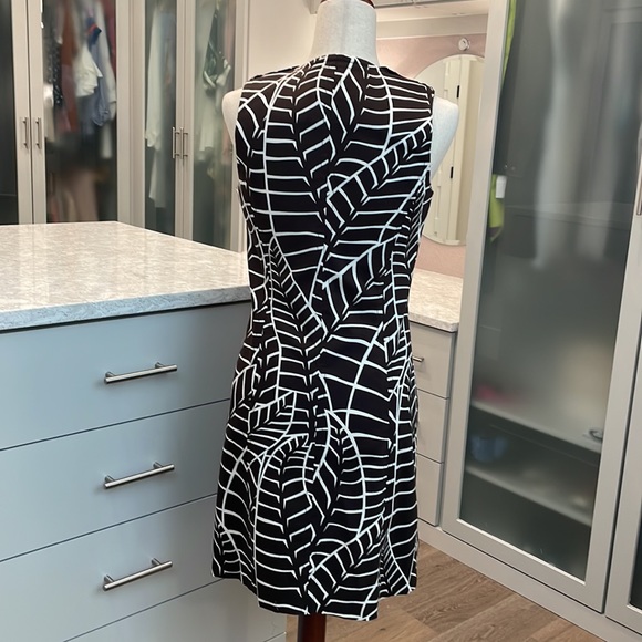 Tory Burch Palm Leaf Sleeveless Zipper Dress - Picture 9 of 14